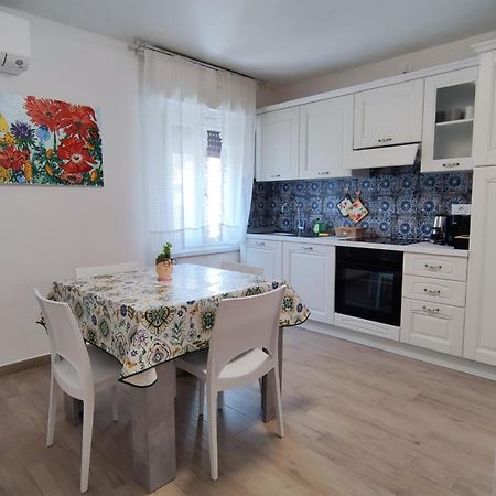 Sweet Apartment - Centre بسكييرا ديل غاردا المظهر الخارجي الصورة